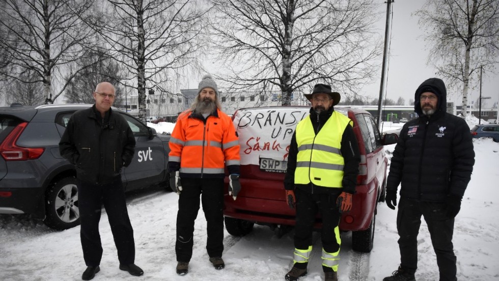 Inledningsvis samlades ett mindre antal Luleåbor utanför Coop arena. Senare anslöt ett 50-tal fordon i protestkortegen. 