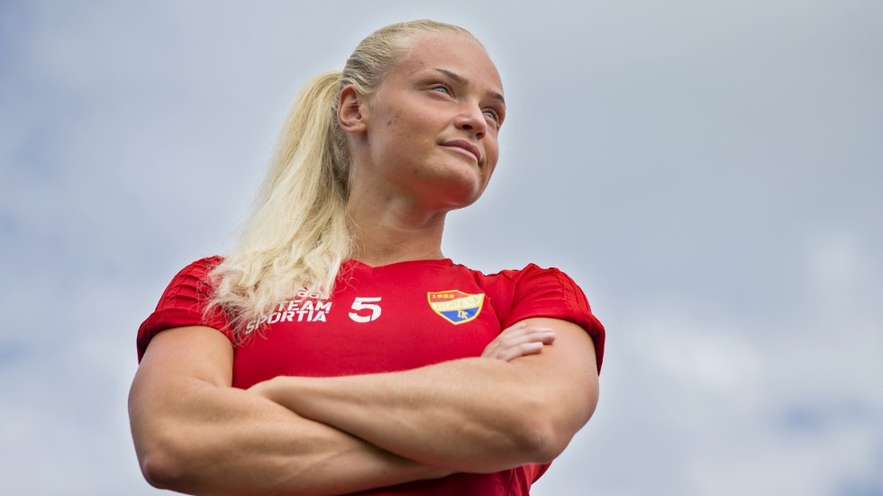 Borens Lydia Vaggelyr ser fram emot att seriepremiären mot Tinnis på söndag. Ett motstånd som de gånger hon tidigare mött dem varit fysiskt starka och bra sitt pressspel. Så hon menar att det är vikigt att Boren vågar spela sitt spel. 