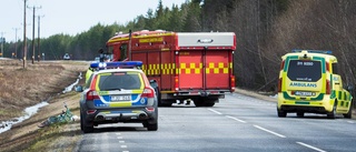 21-årig cyklist allvarligt skadad