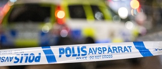 Flera skott in i trapphus i Falkenberg