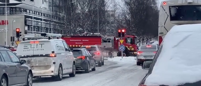 Krock på E4 i centrala Skellefteå – stopp i trafiken