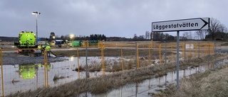 Det har bildats en sjö där Läggesta skola ska byggas