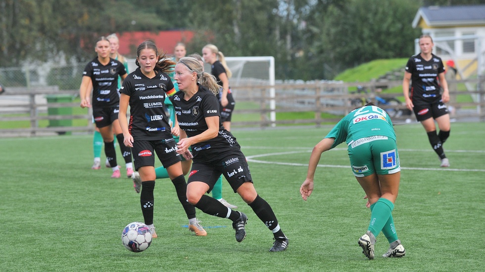 Luleå Fotboll såg ut att plocka tre viktiga poäng mot IFK Östersund, men gästerna kvitterade i sista minuten.