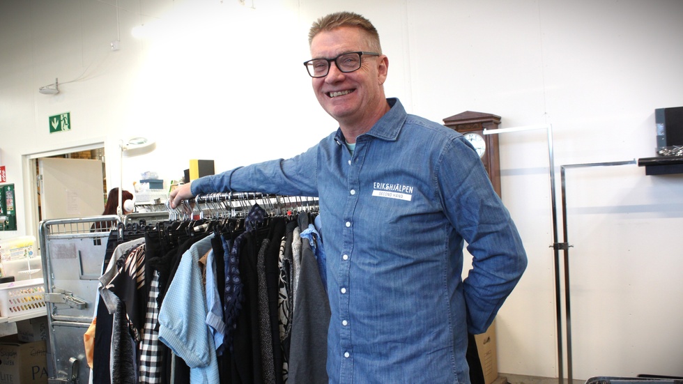 Peter Magnusson är butikschef på Erikshjälpen i Vimmerby.