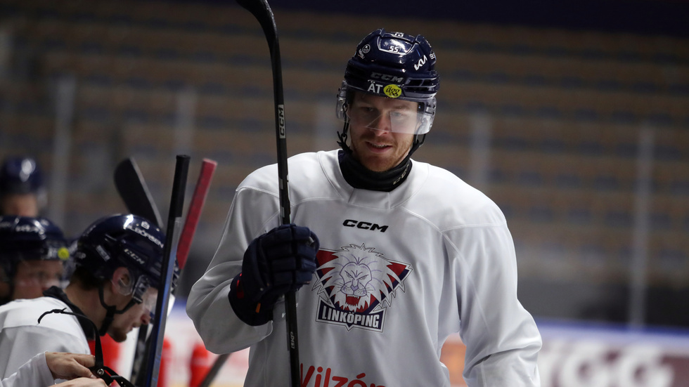 Arvid Aronsson ryktas på väg till finska KooKoo eller Kärpät enligt Expressen.