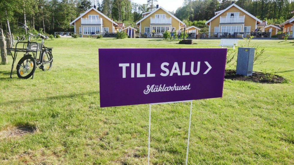 2018 såldes 585 småhus på Gotland. 566 stycken 2019. Totalt såldes 70 377 småhus under 2019. Mest, jämfört med 2018 års statistik, ökade småhusförsäljningen i Kalmar, upp med elva procent. 