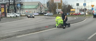 Chauffören stannade till och hjälpte polisen