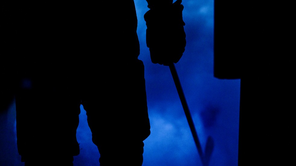Det är inte bara oron över att bli utan jobb som gör att många hjärnskakningsdrabbade hockeyspelare inte vill prata om vad de har varit med om. "Man vet aldrig. Det kan finnas någon i något av de andra lagen som hatar en och slänger upp en armbåge nästa gång vi möts ifall det är allmänt känt att jag har haft problem. Idioter finns ju överallt", säger spelaren vi har pratat med.