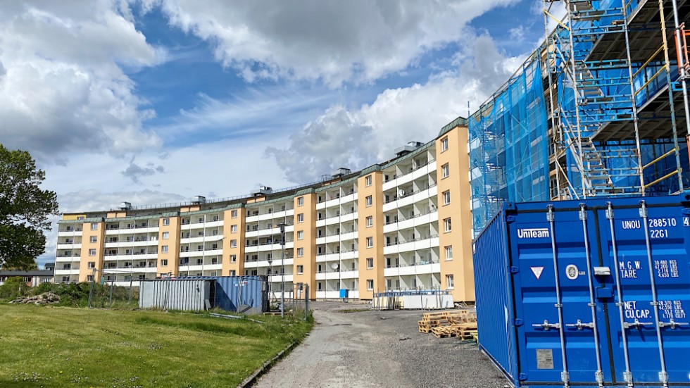 Klassiska "Korven" i Hageby har fått ett nytt och lättare utseende. Plåten som huset försågs med under 70-talets isoleringsvåg har tagits bort på husets västra del.