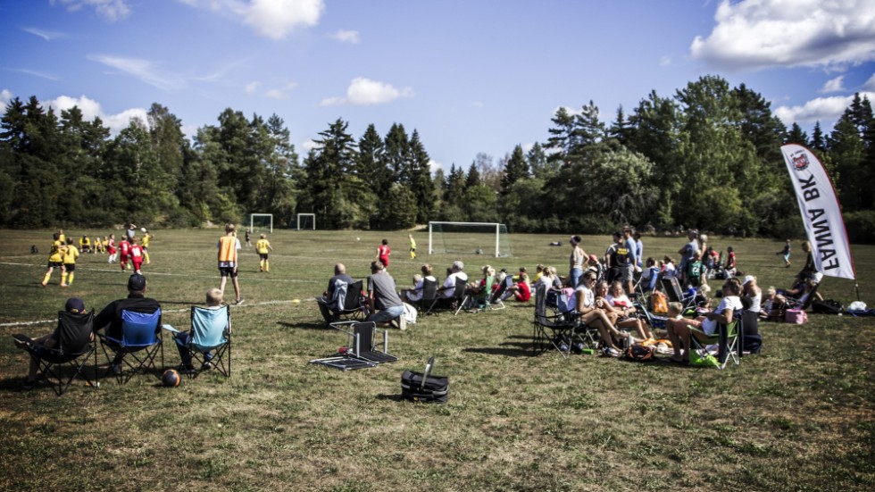 Enköpingsortens Fotbollsallians har tvingats ställa in EP-cupen. Men det är inte bara fotbollscupern som lider förluster i coronakrisens spår.