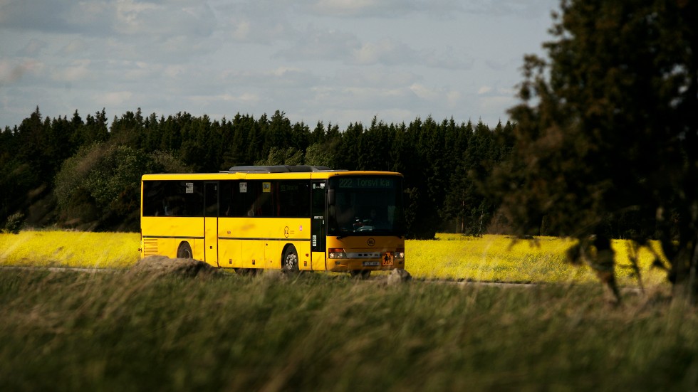 Nu ska omvänd skolskjuts, från stad till land, erbjudas elever.