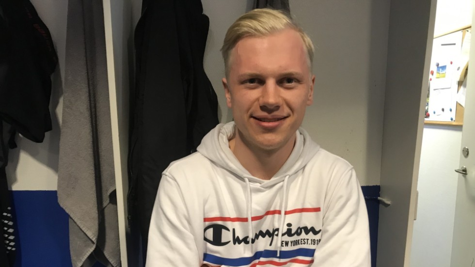 Viktor Spångberg tror att det kan bli bra med ett nytillskott bredvid Mattias Sjöholm. IFK har inte haft en tränare utifrån på länge. "Det ska bli kul", säger Viktor.
