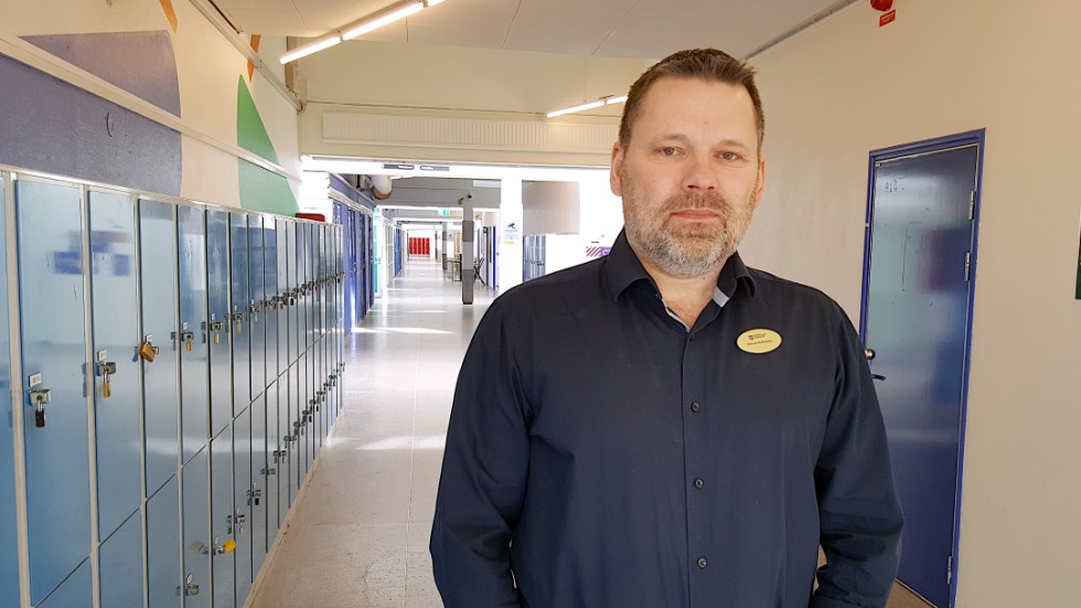 Daniel Hellström, tillförordnad rektor på Westerlundska gymnasiet, tar avstånd från poängjakten.