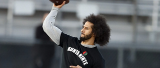 Knäböjande Kaepernick aktuell för comeback