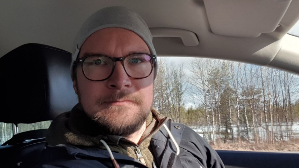 "Kollegan tittade på mig och sa att nu är det dags att sticka. Vi tog på oss gruvhjälmarna och sprang till bilen och körde upp" säger Jonny Kumpula. 