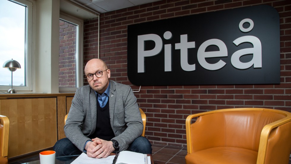 Fredrik Sjömark, socialchef vid Piteå kommun, konstaterar att läget är allvarligt och att kommunen behöver hjälp med ännu mer skyddsutrustning. "Vi måste klara det här tillsammans", säger han.