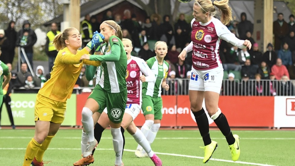Alla matcher i elitettan ska tv-sändas framöver. Arkivbild.