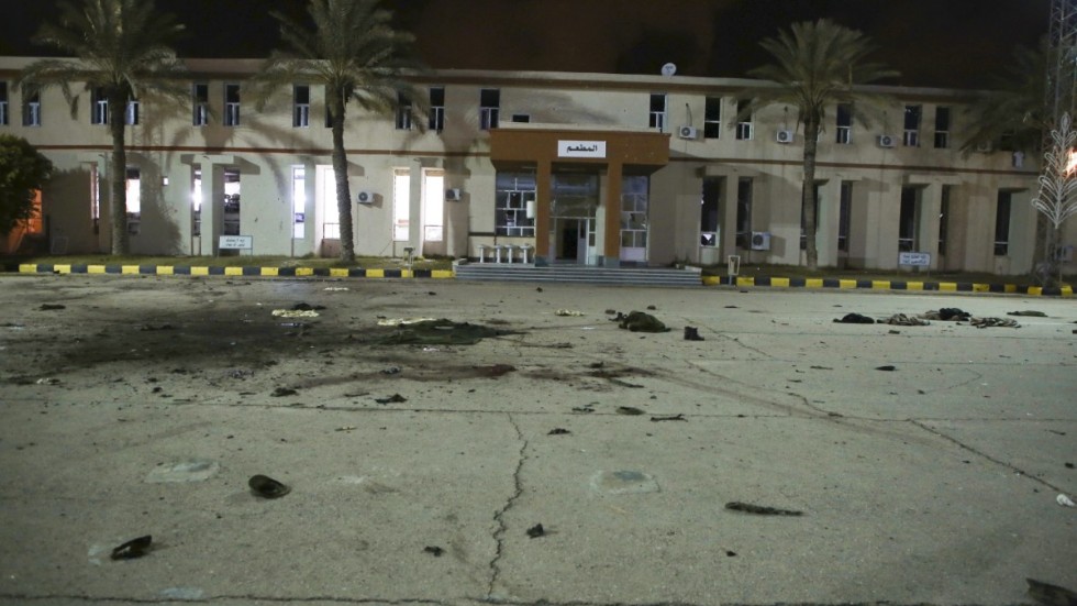 Striderna i Libyen fortsätter. Bild tagen efter en flygräd mot en militärakademi i Tripoli i januari i år.