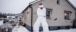 Gigantisk snögubbe har satt igång ett krig