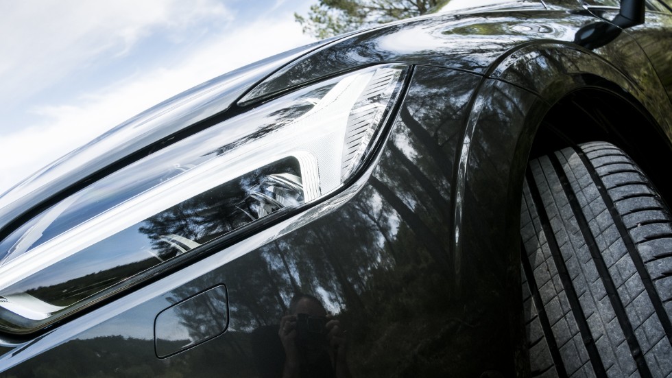 Polisen utreder om det finns något samband mellan stölderna av Volvobilar i Motala och liknande tillgrepp i polisregion Bergslagen.