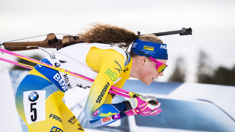Hanna Öberg missade pallen i sprinten, men har skaffat sig ett bra utgångsläge inför jaktstarten. (Arkivbild)