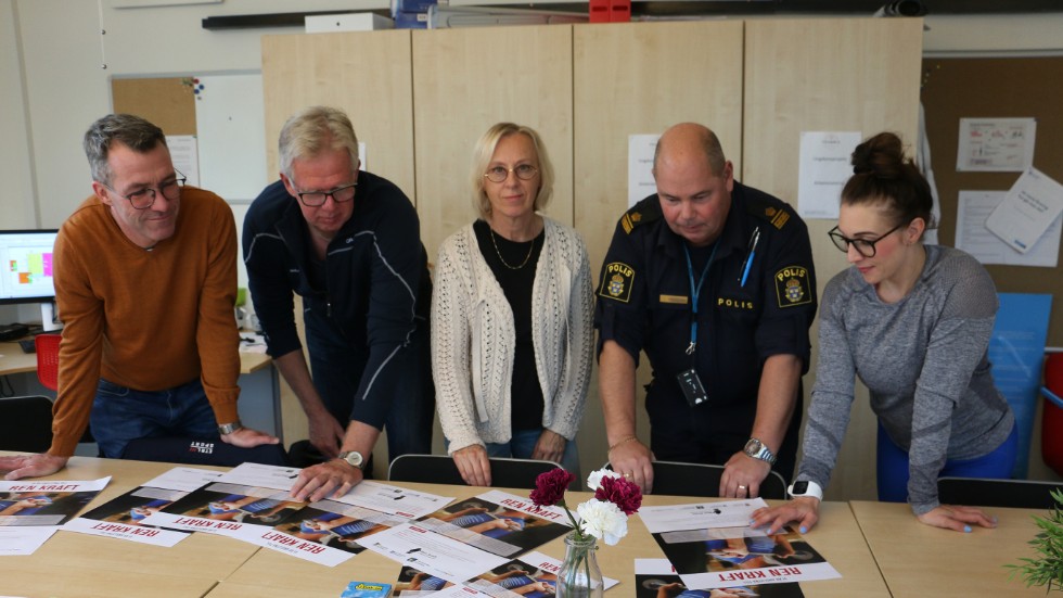 Anders Degerman Folkhäsosamordnare, Stefan Fredriksson Smålandsidrotten, Gunvor Nicander skolsköterska, Håkan Karlsson polisen och Cecilia Stålhandske Body Gym & Relax planerar för mässan.