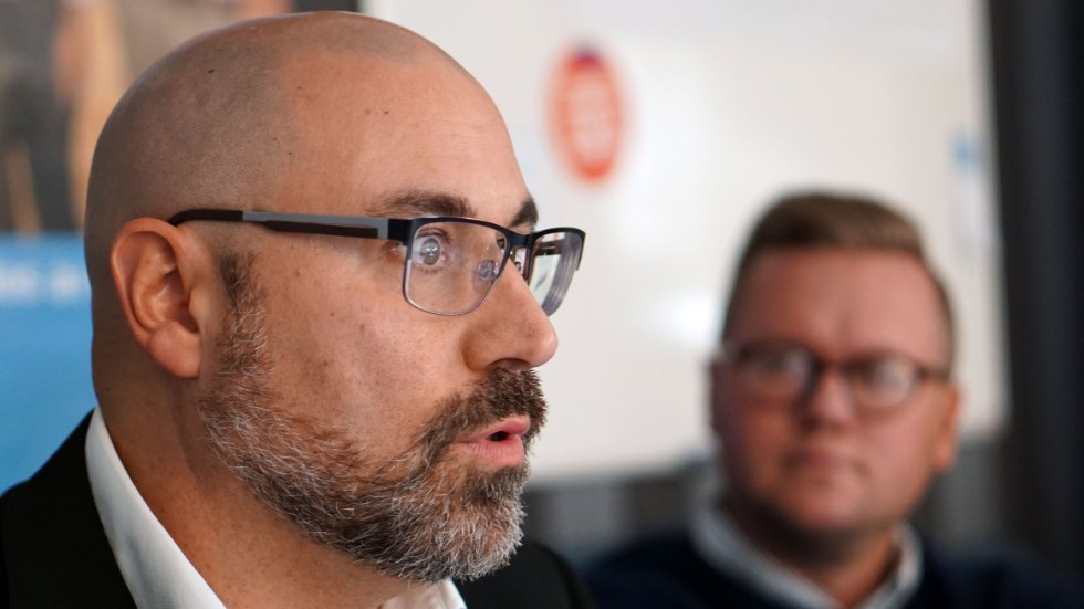 Jonas Lövgren (M).