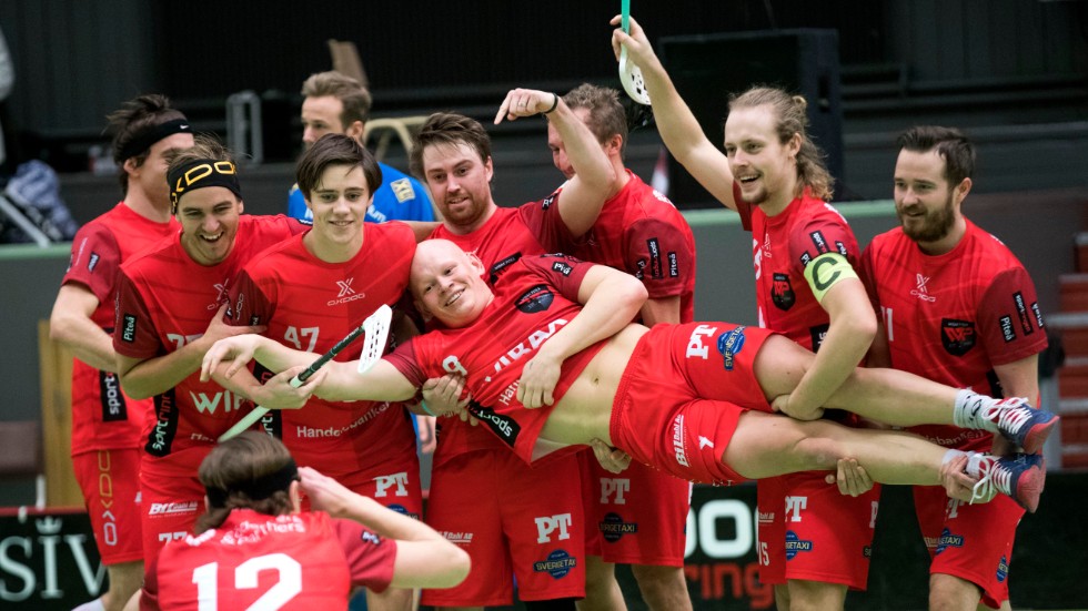 Nej, Oskar Forsgren ligger inte och sover. I en match där Wibax inte alls var med i början reducerade han med sitt 1-5-mål fyra minuter in i sista perioden mot Bele.