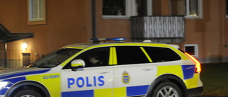 Polis larmades efter hög smäll