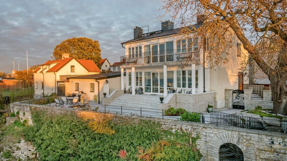 Villan på Stenklivet i Visby innerstad köptes av Patrik och Kristin Rees.