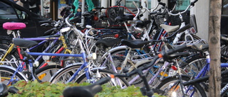 Flyttar felparkerade cyklar från centrum